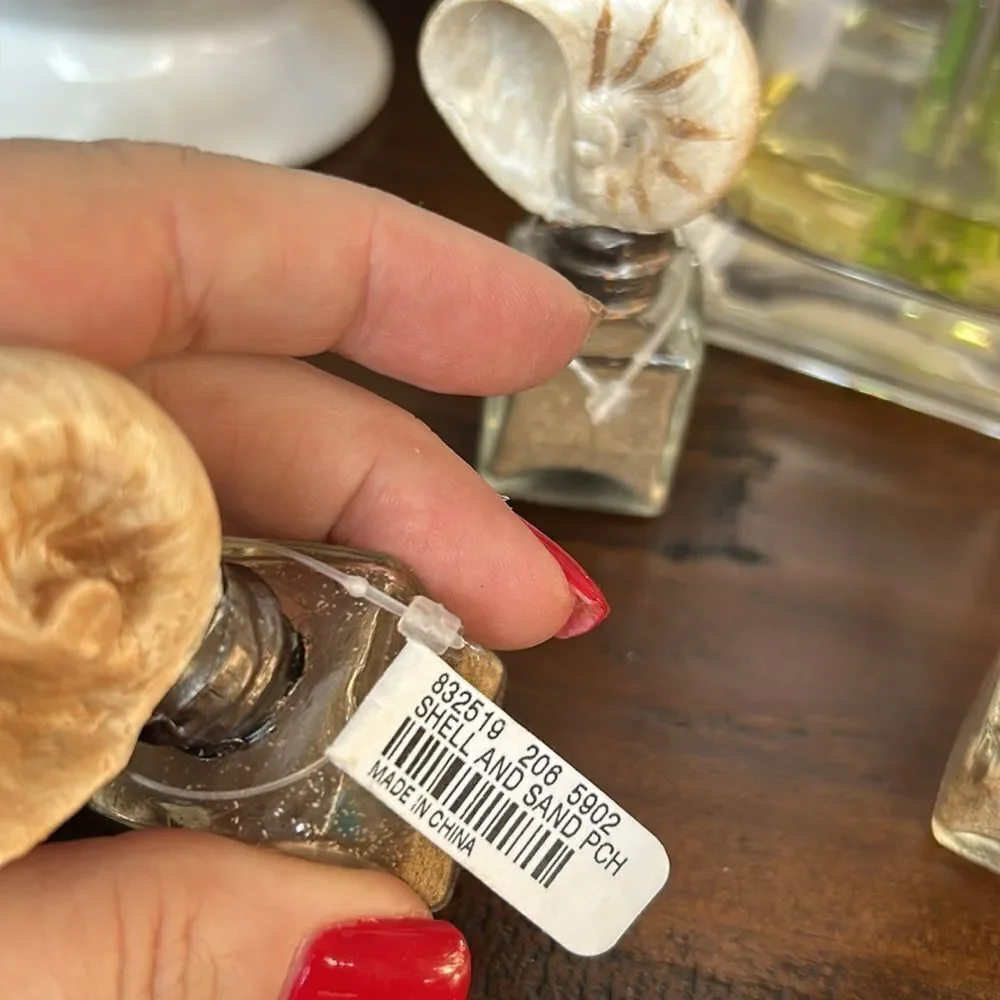 Pottery Barn Shell and Sand Place holders set of 4 NWT